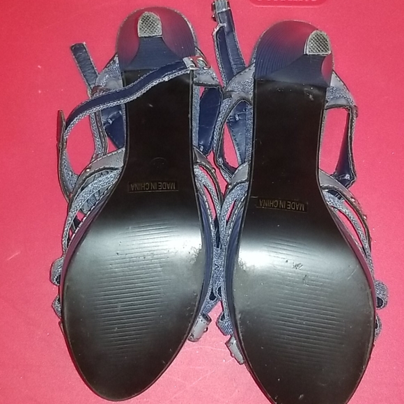 Sandals - Picture 4 of 5